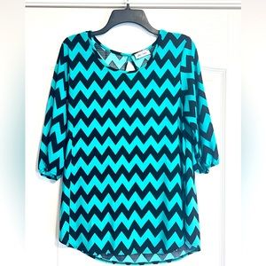 Star Vixen Chevron Teal & Black 3/4 Sleeve Top